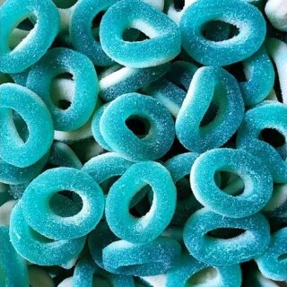 Sour raspberry rings